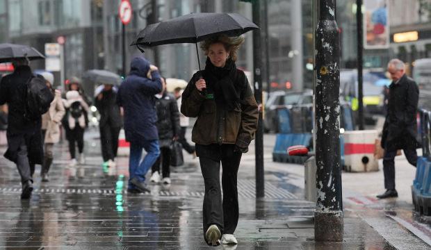 Meteoroloji yeni harita yayımladı: D&ouml;rt b&ouml;lgede g&ouml;k g&uuml;r&uuml;lt&uuml;l&uuml; sağanak yağış!