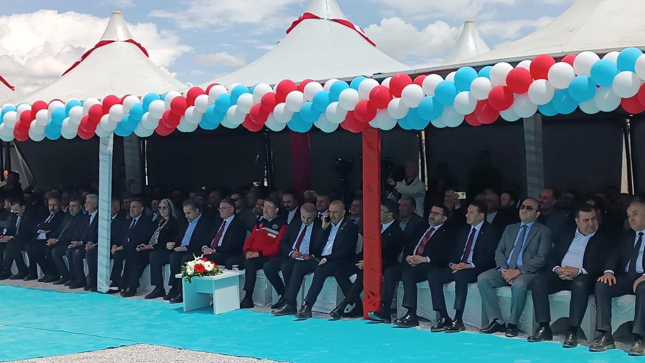 Bakan Yumaklı Van'da müjdeyi verdi: Hayvancılıkta dev destek projesi başlıyor