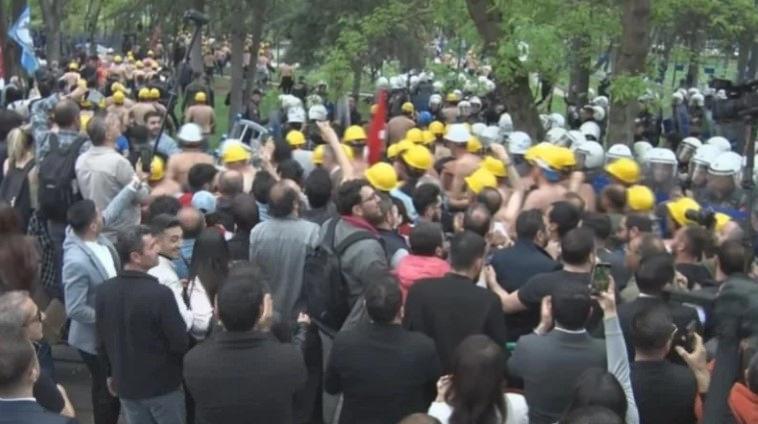 Maden işçileri eylem yapıyordu