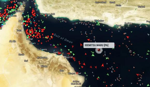 Savaştan bu yana bir ilk! H&uuml;rm&uuml;z hakimiyetini s&uuml;per tanker  deldi! 