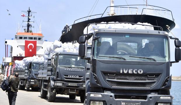 T&uuml;rkiye'den, L&uuml;bnan'a savaş nedeniyle 730 tonluk insani yardım