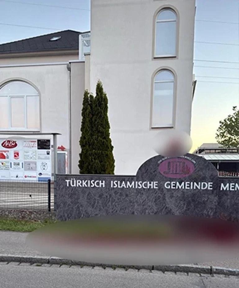 Bavyera eyaletindeki Memmingen kentindeki bir caminin mermer duvarı