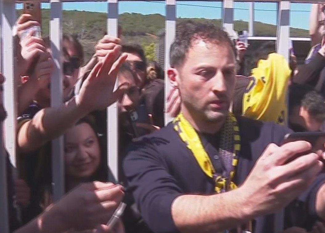 Tedesco, taraftarların fotoğraf isteklerini geri çevirmedi
