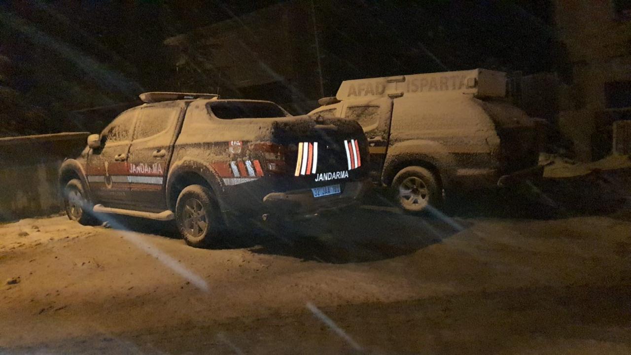 Bölgeye ekipler sevk edildi. 