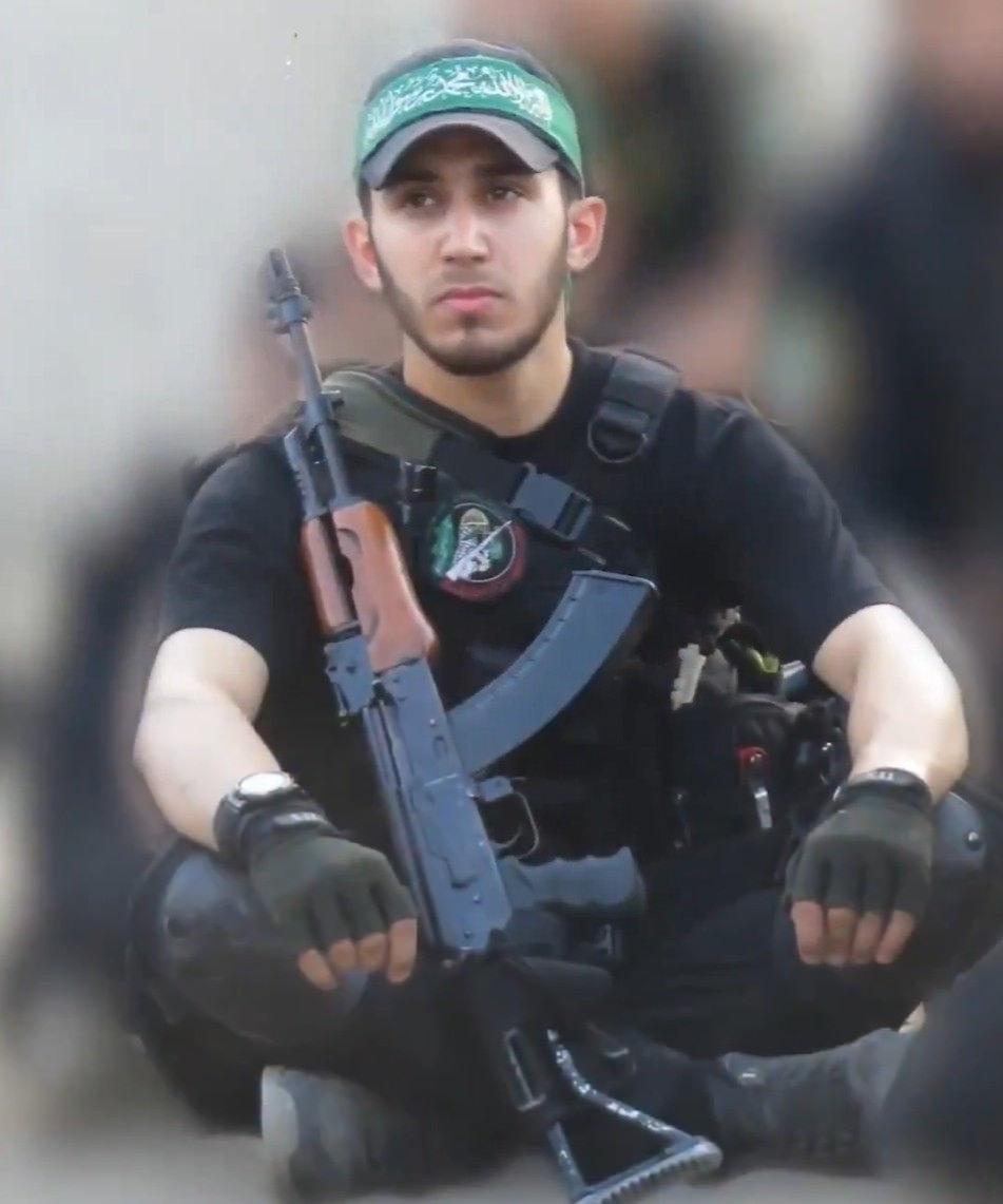 İzzeddin El Kassam Tugayları, İsrail saldırılarında şehit düşen mücahit Kerim Ebu Arca'nın yüzünü paylaştı.