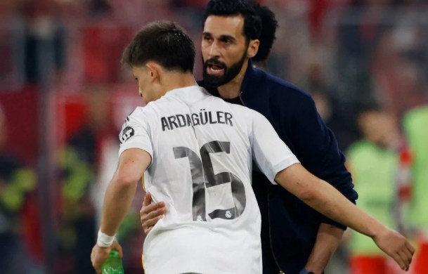 Arda Güler ve hocası Arbeloa