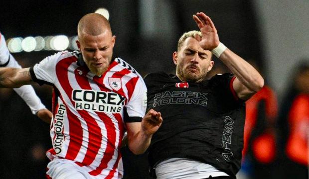 Beşiktaş i&ccedil;in olay iddia! Savunmaya S&uuml;per Lig'den Hollanda duvarı