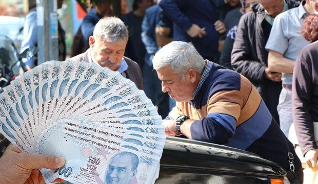 Emeklilere m&uuml;jdeli haber: Bayram &ouml;ncesi s&uuml;rpriz!