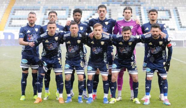 Erzurumspor'da S&uuml;per Lig &ouml;ncesi b&uuml;y&uuml;k bilmece! Şampiyon kadro dağılabilir