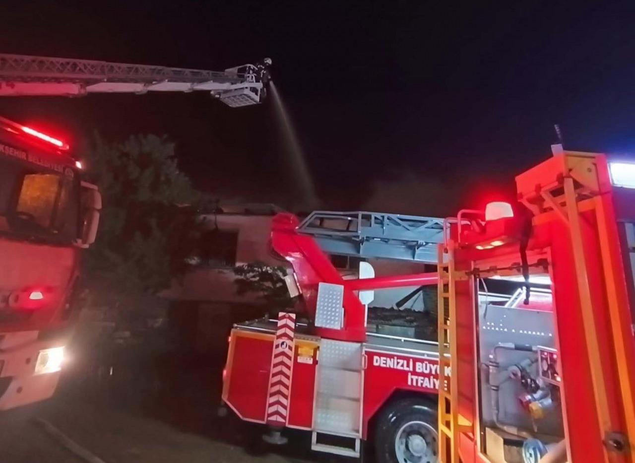 Abdullah Gürler (76) ile eşi Fatma Gürler (74) isimli çift yanarak öldü. 