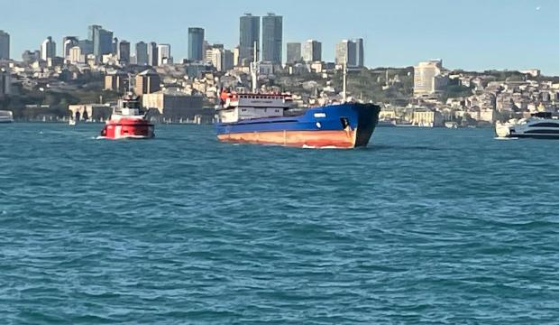 İstanbul Boğazı'nda gemi makine arızası yaptı: Kıyı emniyeti harekete ge&ccedil;ti