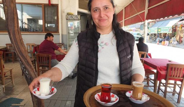 Kahvehanelerde &ccedil;ay yerine s&uuml;t i&ccedil;iliyor!