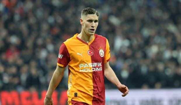 Okan Buruk'un g&ouml;zdesine Premier Lig'den talip &ccedil;ıkı! Dursun &Ouml;zbek saniyesinde geri &ccedil;evirdi