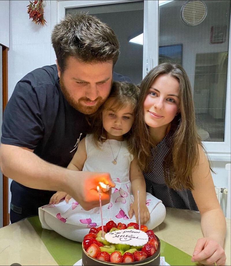 Oğuz Murat Aci ve ailesi