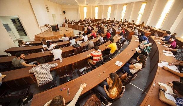 Sınavdan kaldı, &uuml;niversiteye dava a&ccedil;tı! Bilirkişi puanı değiştirdi