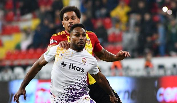 S&uuml;per Lig'in bitimine 2 hafta kaldı! 5 takım k&uuml;mede kalmak i&ccedil;in direniyor! 