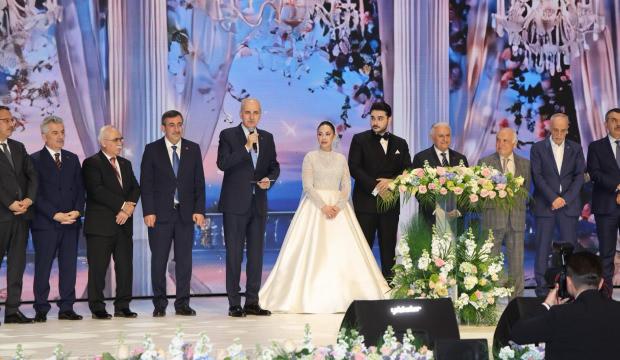 T&uuml;rk Telekom CEO'su Ebubekir Şahin'in kızı Zeynep Melike Şahin d&uuml;nyaevine girdi