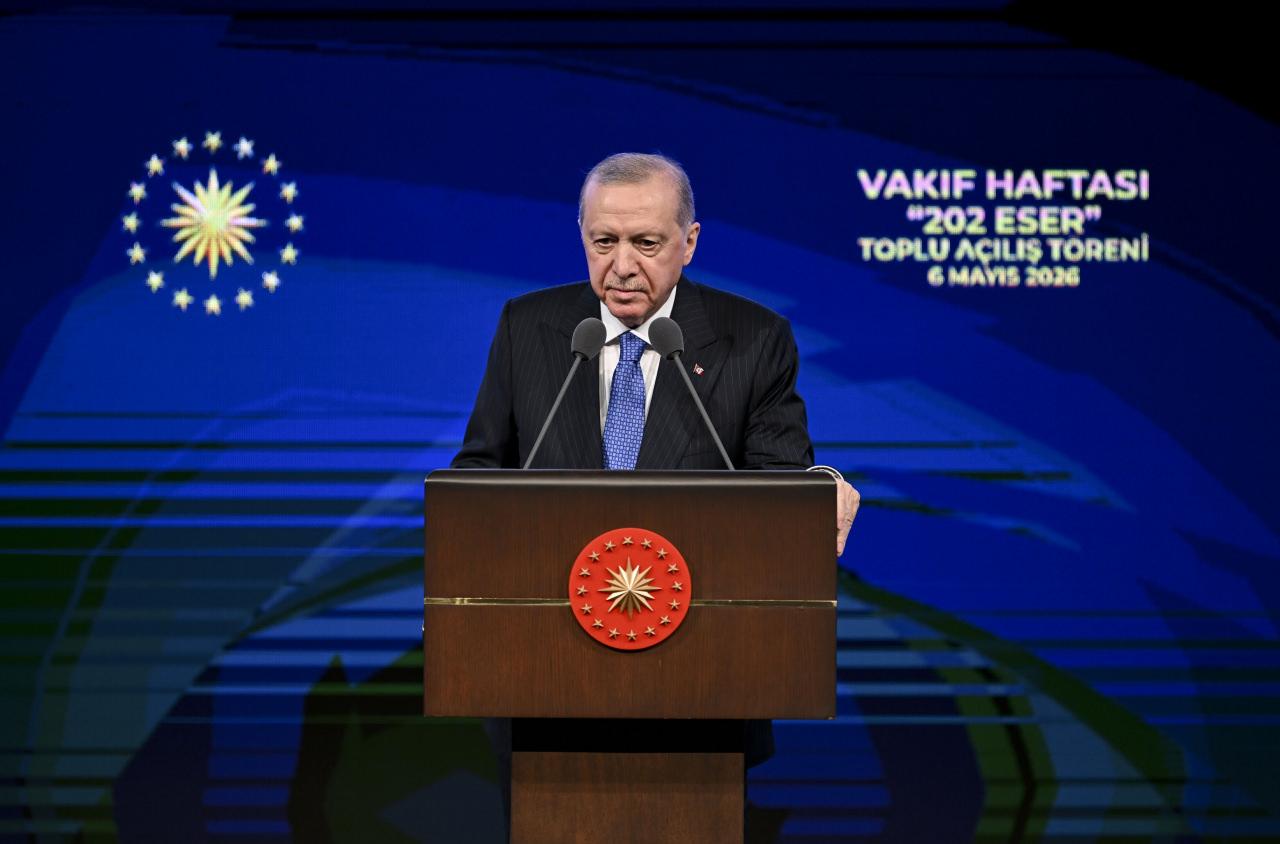 Cumhurbaşkanı Recep Tayyip Erdoğan, Beştepe Kongre ve Kültür Merkezi'nde 'Mimari ve Zarafette Vakıf Medeniyeti” Vakıf Haftası programına katıldı.