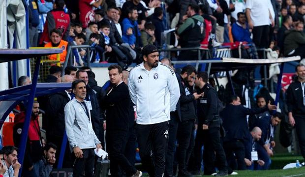 Zor d&ouml;nemde gelip takımı k&uuml;mede tuttu! Servet &Ccedil;etin'den duygusal veda