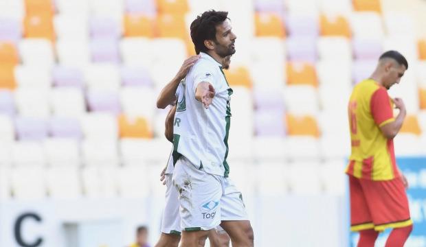 1. Lig'e &ccedil;ıkan Bursaspor takım kaptanıyla yollarını ayırdı