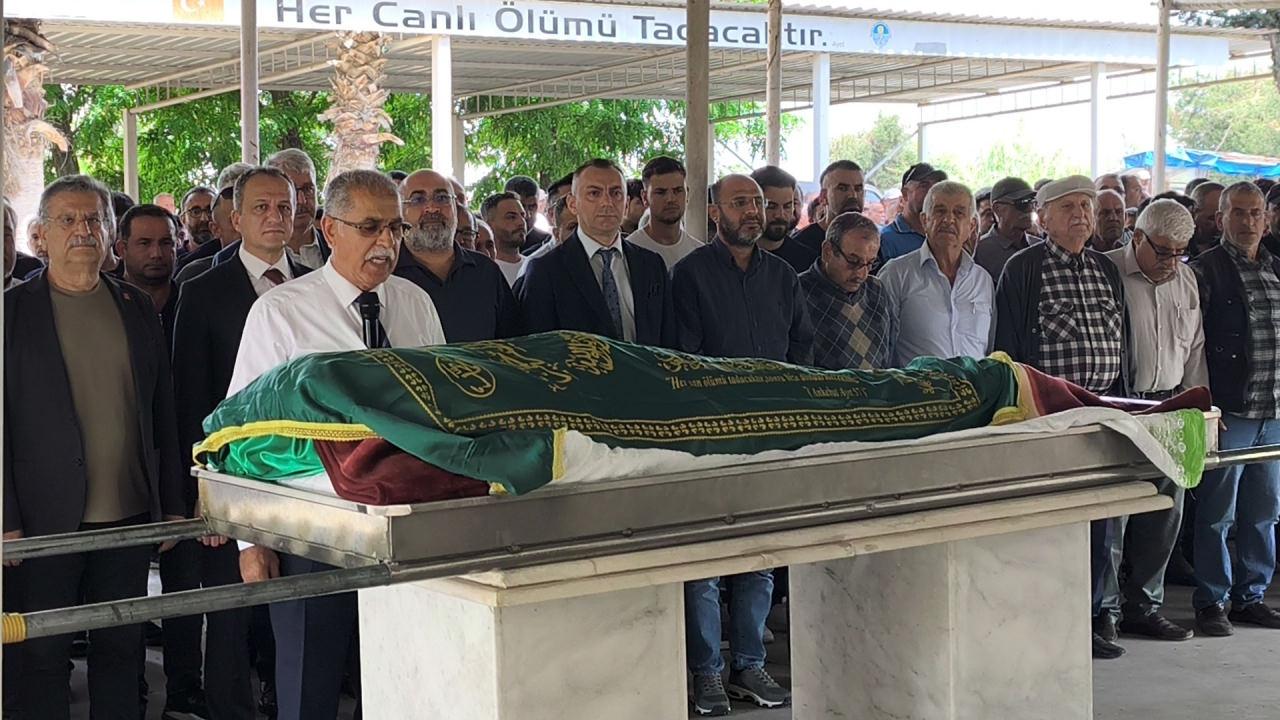Mersin'de akaryakıt tankında çıkan yangında ölen işçi toprağa verildi