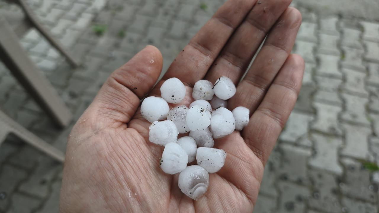  Manisa'yı dolu vurdu.