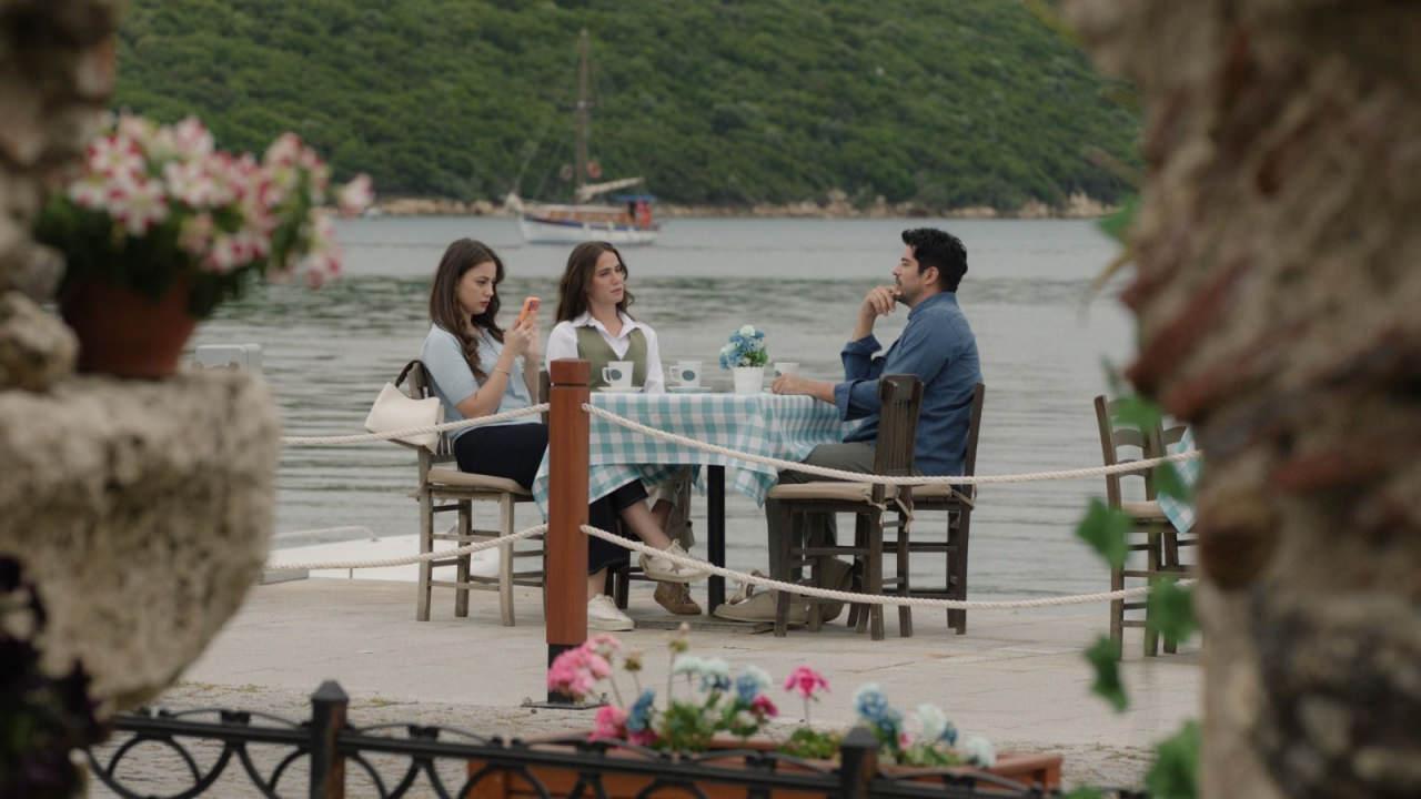İzmir’de çekimleri başlayan “Aşk Tadında” dizisinde Burak Özçivit ve Ceyda Ateş başrolleri paylaşıyor.