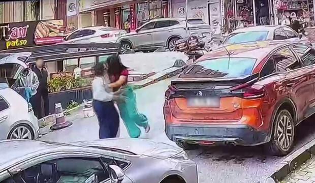 Arnavutk&ouml;y&rsquo;de trafikte tartıştığı kadına kafa atan sosyal medya fenomenine ağır ceza!