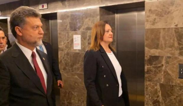 Burcu K&ouml;ksal AK Parti binasına geldi! Ankara'da hareketli dakikalar...