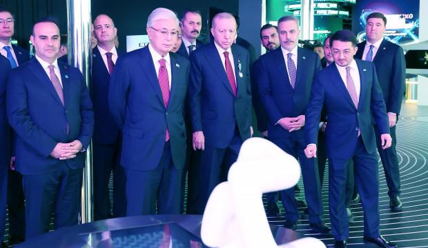 Cumhurbaşkanı Erdoğan, Astana&rsquo;da Alem.AI Yapay Zeka Merkezi&rsquo;ni ziyaret etti