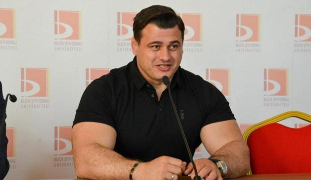 D&uuml;nya Şampiyonu Rıza Kayaalp, Bilecik'te &ouml;ğrencilerle buluştu