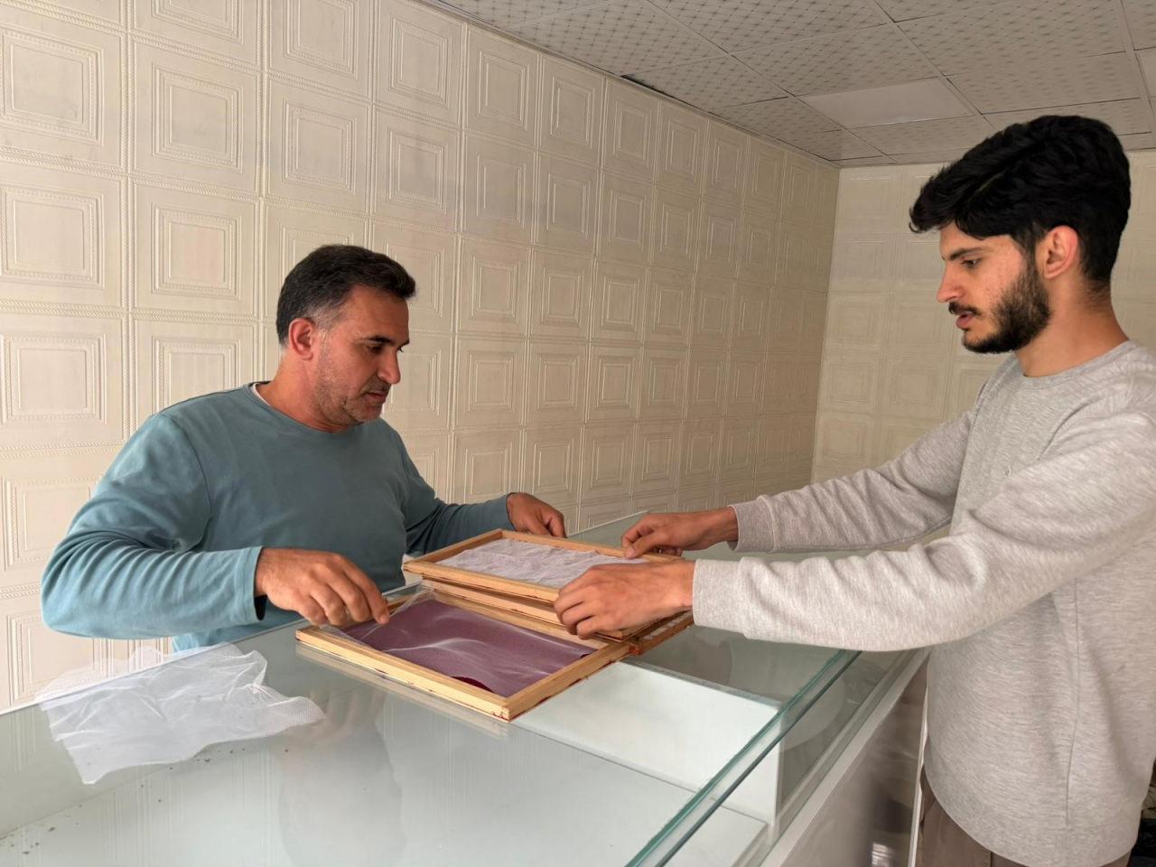 İpek böceği işi 300 ailenin ekonomisine katkı sağlayacak. 