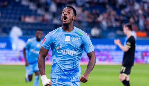 Galatasaray ile anılıyordu! Zenit'ten Jhon Duran a&ccedil;ıklaması