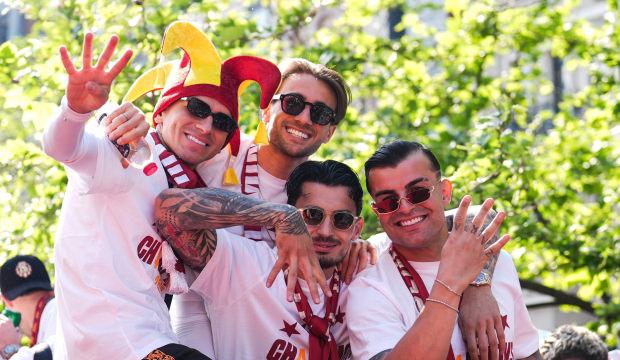 Galatasaray şampiyonluğunu kutluyor! İşte en &ouml;zel kareler