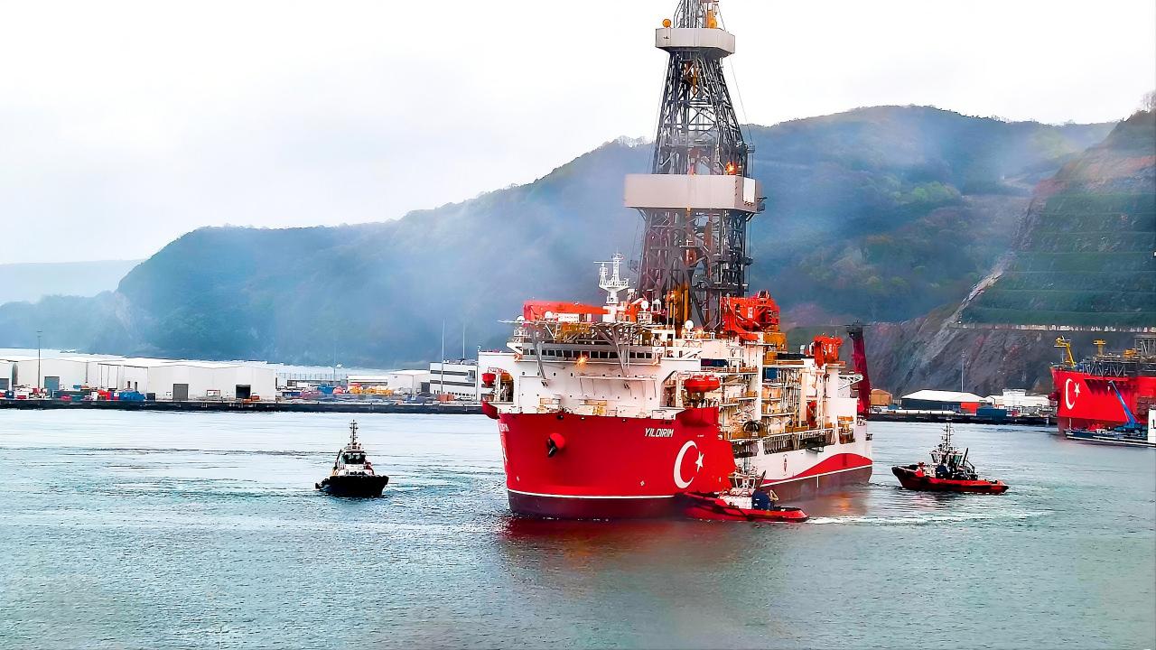 Yıldırım sondaj gemisi ilk görevi için Filyos'tan demir aldı