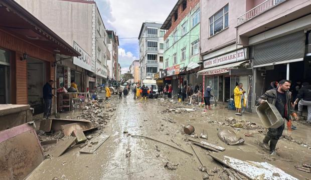 Havza'daki selin yaraları sarılıyor: 2 bin 624 personel ve bin 200 g&ouml;n&uuml;ll&uuml; sahada