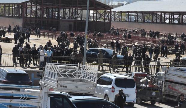 Hayvan pazarında silahlı kavga; 1 &ouml;l&uuml;, 13 yaralı