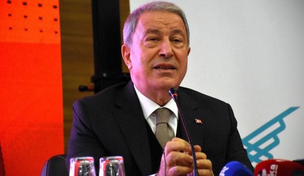 Hulusi Akar&rsquo;dan &uuml;niversitelilere &ccedil;ağrı: Okulu bırakın, &Ccedil;in'e gidin