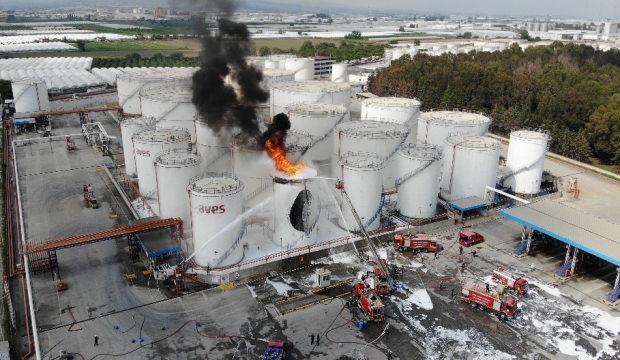 Mersin&rsquo;deki fabrika yangınında acı haber: 1 iş&ccedil;i hayatını kaybetti