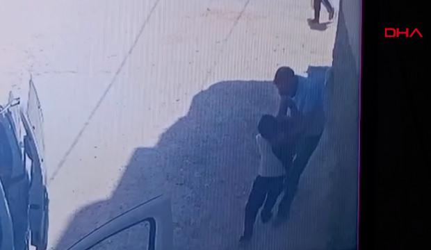Oğluyla kavga eden 2 &ccedil;ocuğu darbeden babaya g&ouml;zaltı