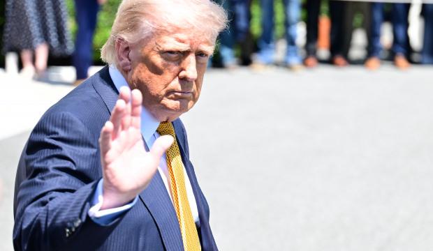 Trump &Ccedil;in d&ouml;n&uuml;ş&uuml; tehdit etti: 'Her şeyi iki g&uuml;nde yok edebiliriz'