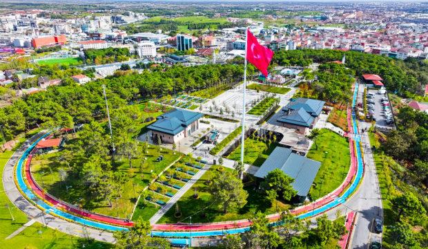 Yeşil alanlar, millet bah&ccedil;eleri ve &ccedil;evre projeleriyle &Uuml;mraniye nefes alıyor