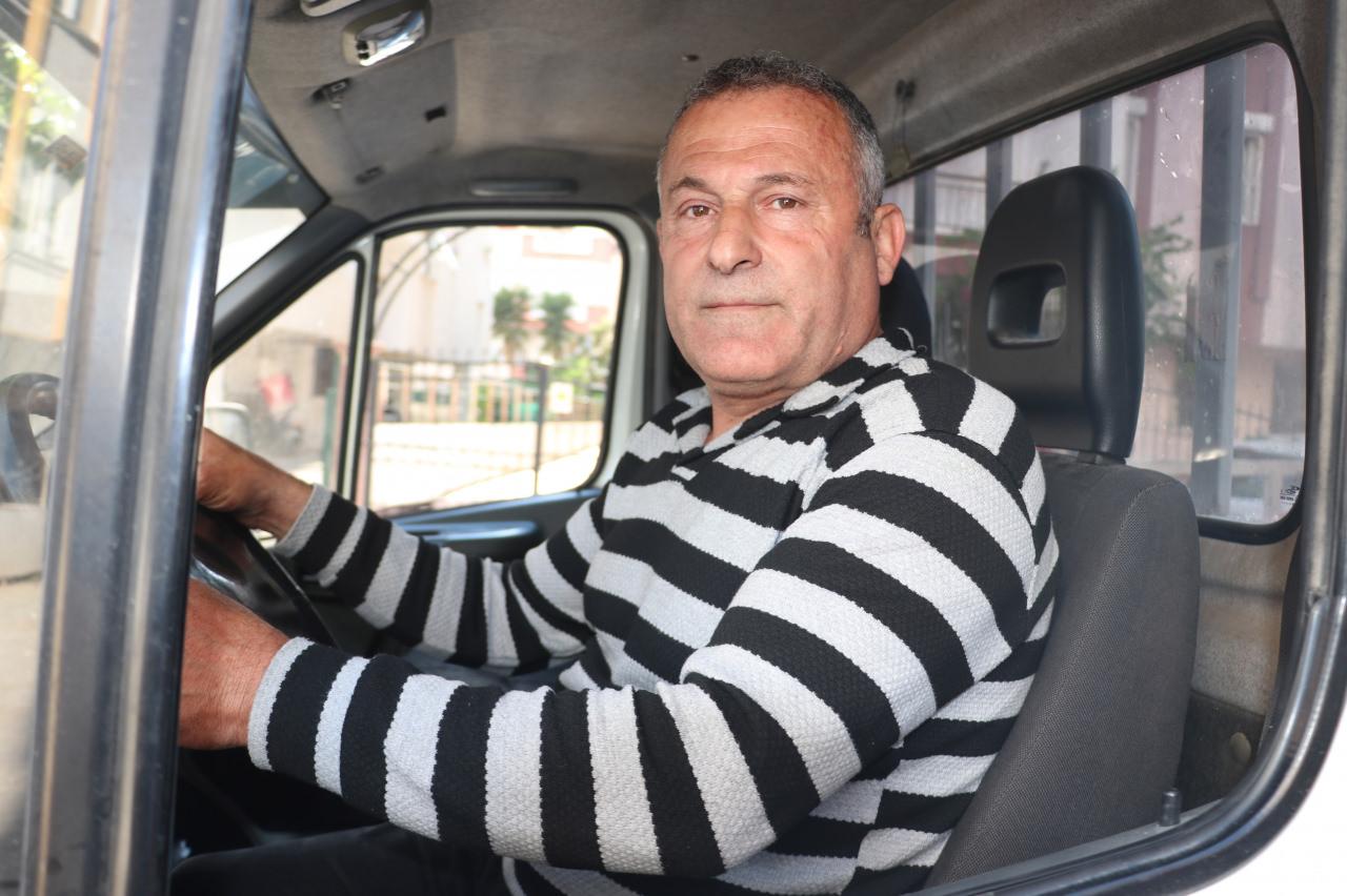 Cengiz Uğurluel (50), aldığı oto çekiciyi kamyonete çevirmek istedi, ruhsatın sahte olduğunu öğrendi.