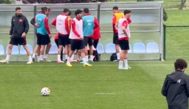 A Milli Takım'da sakatlık şoku! Ara&ccedil;la sahadan &ccedil;ıkarıldı