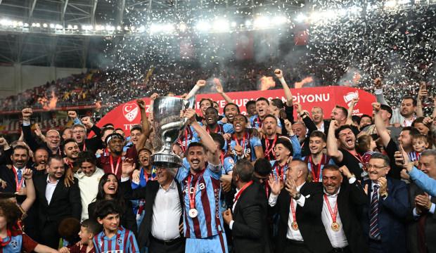 Antalya'da Fırtına esti! T&uuml;rkiye Kupası'nda zafer Trabzonspor'un