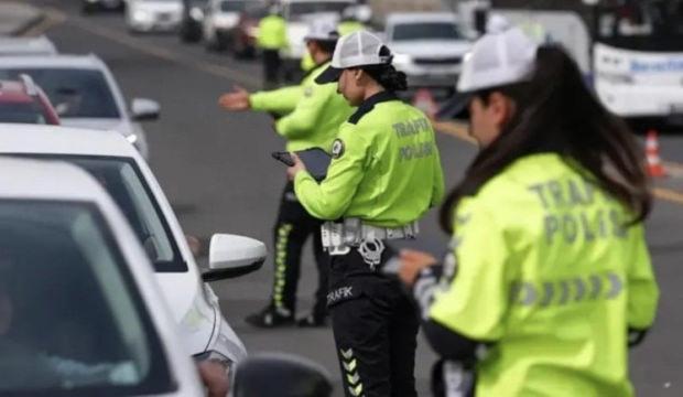 Ara&ccedil; sahibi dikkat! Bulundurması zorunlu: G&uuml;venlik ekipmanlarına yenileri eklendi!