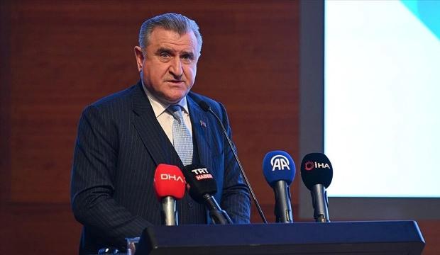 Bakan Bak'tan Dursun &Ouml;zbek'e tebrik