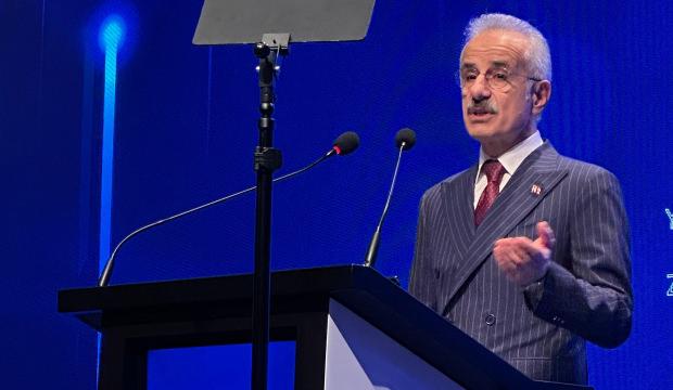 Bakan Uraloğlu'ndan 'Y&uuml;kselen T&uuml;rkiye Zirveleri'nde 5G ve yapay zeka a&ccedil;ıklaması