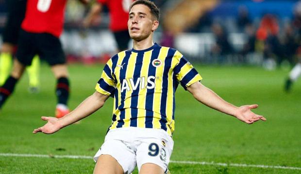 Fenerbah&ccedil;e kariyeri sessiz sedasız sona erdi! Emre Mor İstanbul'u terk etti