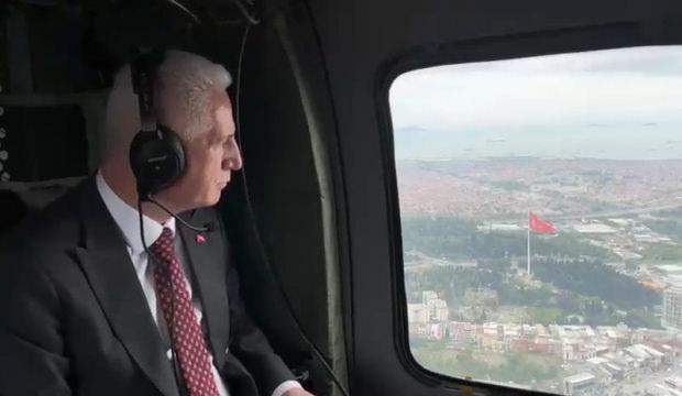 İstanbul Valisi G&uuml;l, bayram tatilinin ilk g&uuml;n&uuml;nde havadan trafik denetimi yaptı